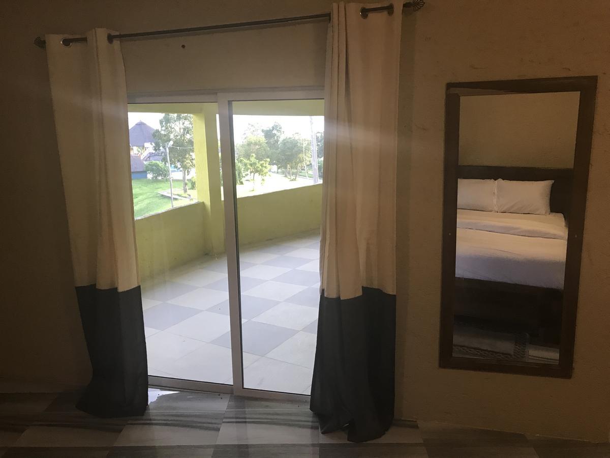 Grand Eco Cabanas Resort Kuntanse Luaran gambar